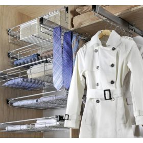 Nomet kihúzható vállfatartó