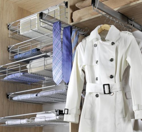 Nomet kihúzható vállfatartó